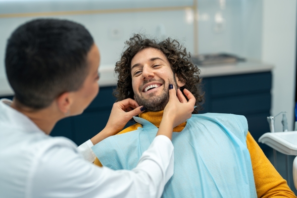 Signs You Need To See An Implant Dentist