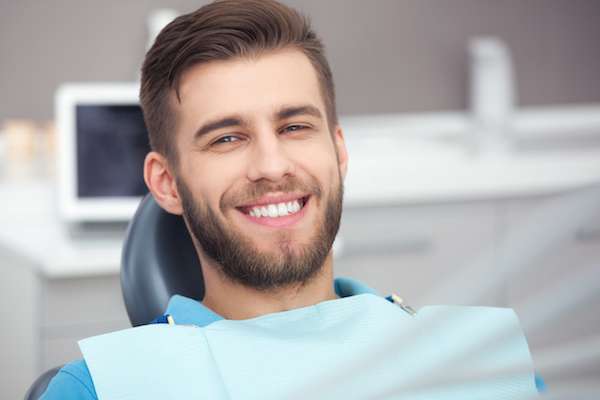 A Cosmetic Dentist Explains Different Treatment Options
