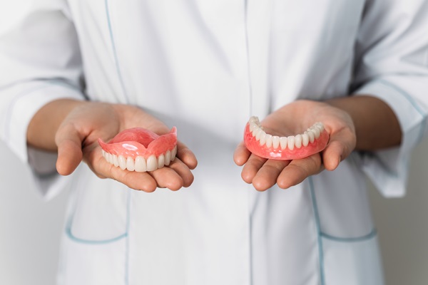 A Brief Comparison Between Implant Supported Dentures And Traditional Dentures